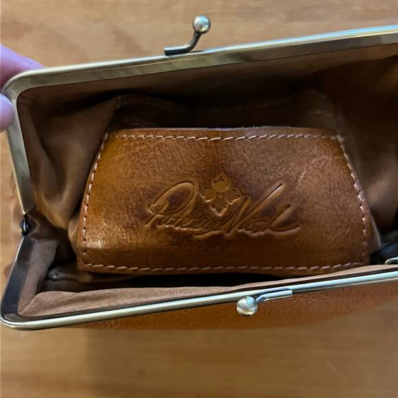 Patricia Nash Leather Wristlet Bag Brown Floral Embossed Kisslock Western Boho - Picture 3 of 6